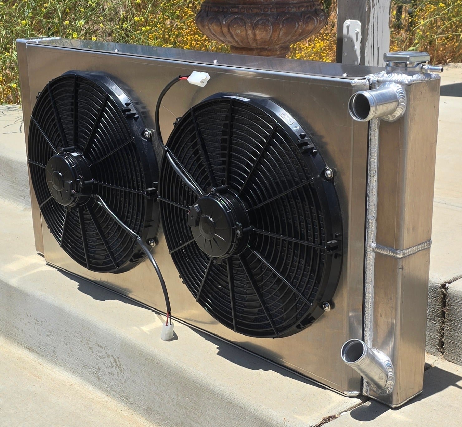 Custom built Radiator with dual 16 fans 40x19x3 – Hoodrat Manufacturing